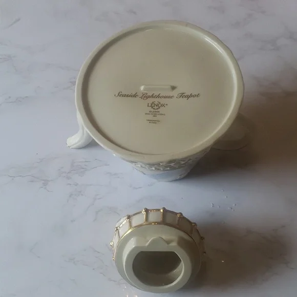 Lenox 2003 Seaside Lighthouse Teapot - Picture 8 of 11